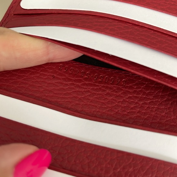 $1,185 New Authentic GUCCI Wallet Signature Canvas Red Beige Brown Bifold Zip - Picture 12 of 14